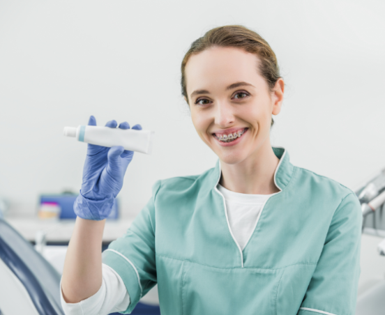 Pasta ortodontyczna - jaką wybrać przy aparacie ortodontycznym?
