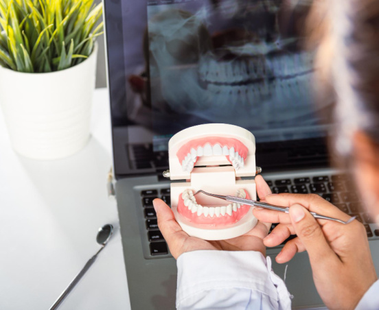 Co oznacza ząb zatrzymany? Ile kosztuje usunięcie?