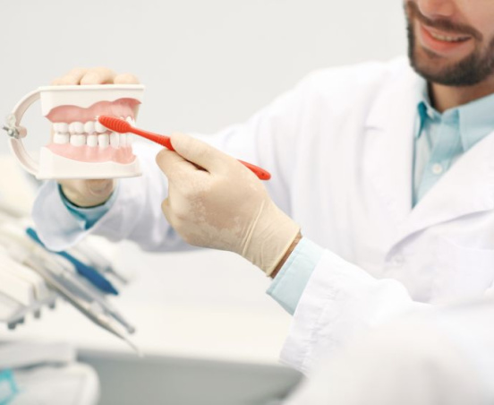 Jakie szczoteczki polecają dentyści?
