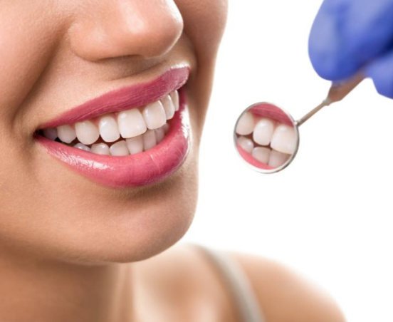 Bonding – dobry sposób na piękne zęby?