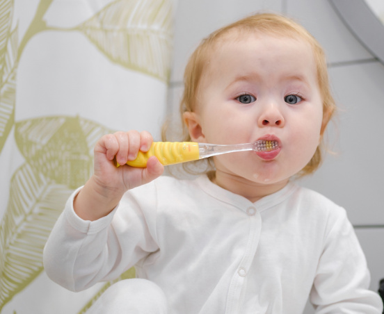 Bezpieczna pasta do zębów dla niemowląt – ranking TOP 4 najlepszych produktów