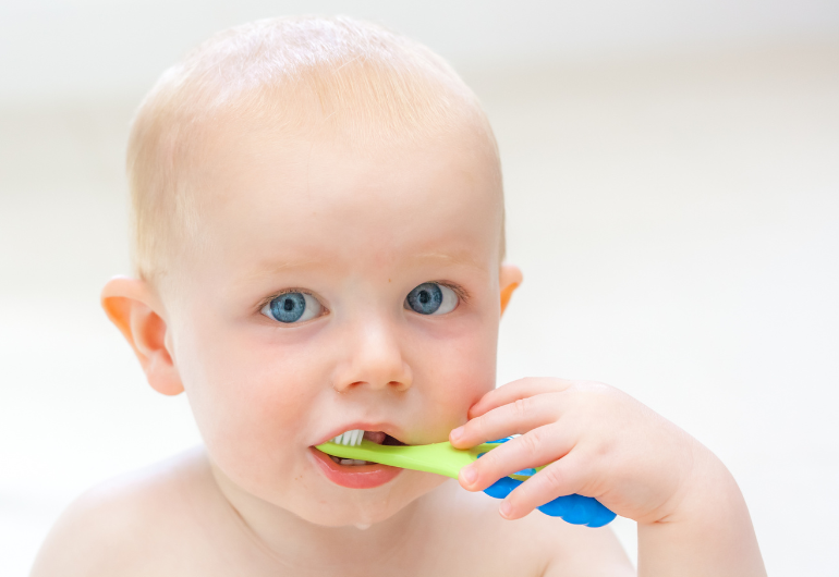 Zęby niemowlaka - jak o nie dbać?