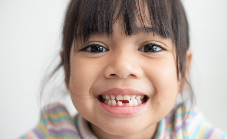 Ile zębów mlecznych ma dziecko?
