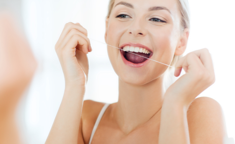 Próchnica między zębami - jak zapobiegać